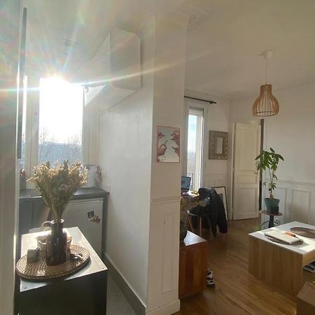 Appartement Ensoleille, Central Et Tout Equipe Avec Vue Tour Eiffel Et Pantheon Paris Bagian luar foto