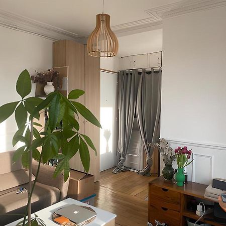 Appartement Ensoleille, Central Et Tout Equipe Avec Vue Tour Eiffel Et Pantheon Paris Bagian luar foto