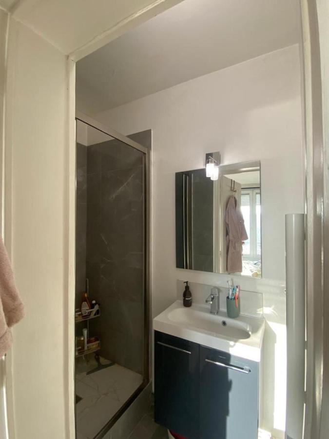 Appartement Ensoleille, Central Et Tout Equipe Avec Vue Tour Eiffel Et Pantheon Paris Bagian luar foto